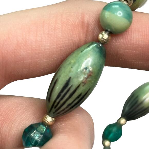 Vintage Green Beaded Layered 2 Strand Necklace 20.25” - Picture 7 of 7